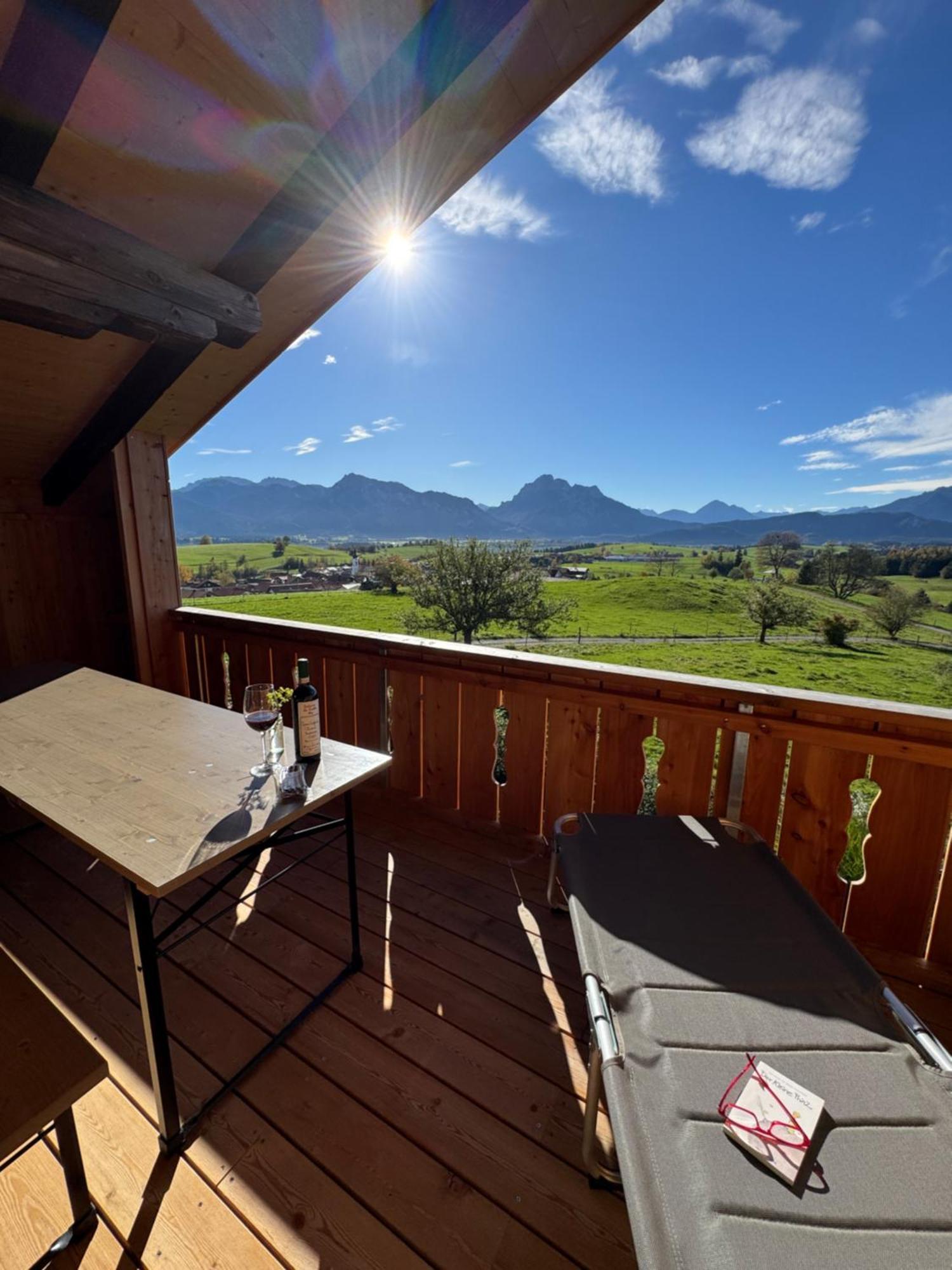 Chalet - Ferienwohnungen - Biohof Stoeger - Panoramasuedbalkon - Grandiose Aussicht Auf See, Berge Und Schloss Neuschwanstein Rieden Extérieur photo